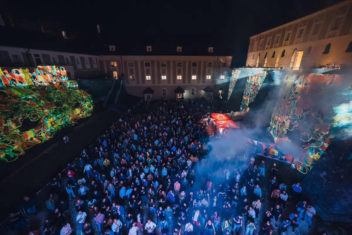 (c) Niklas Schnaubelt